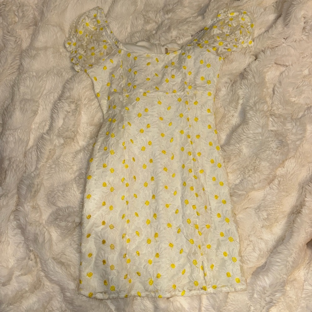 White Dress with Yellow Floral Daisys